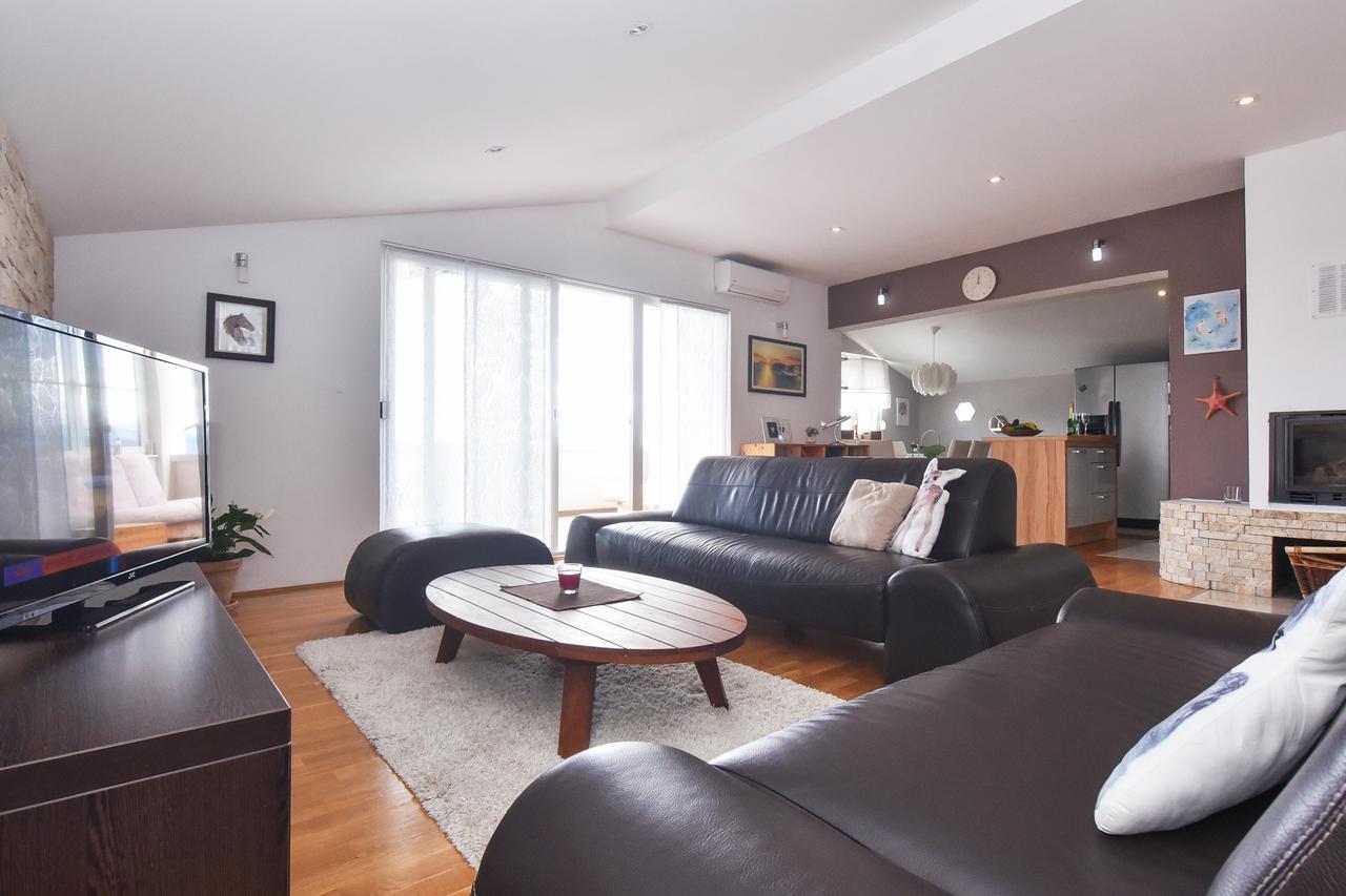 Apartment Larisa Gornji Karin Εξωτερικό φωτογραφία