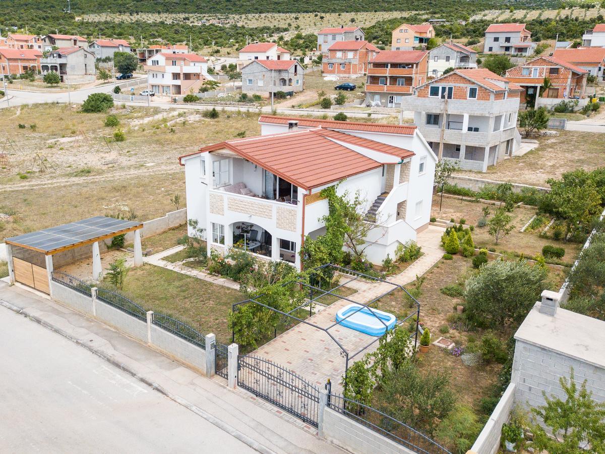 Apartment Larisa Gornji Karin Εξωτερικό φωτογραφία