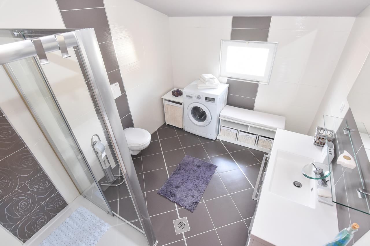Apartment Larisa Gornji Karin Εξωτερικό φωτογραφία