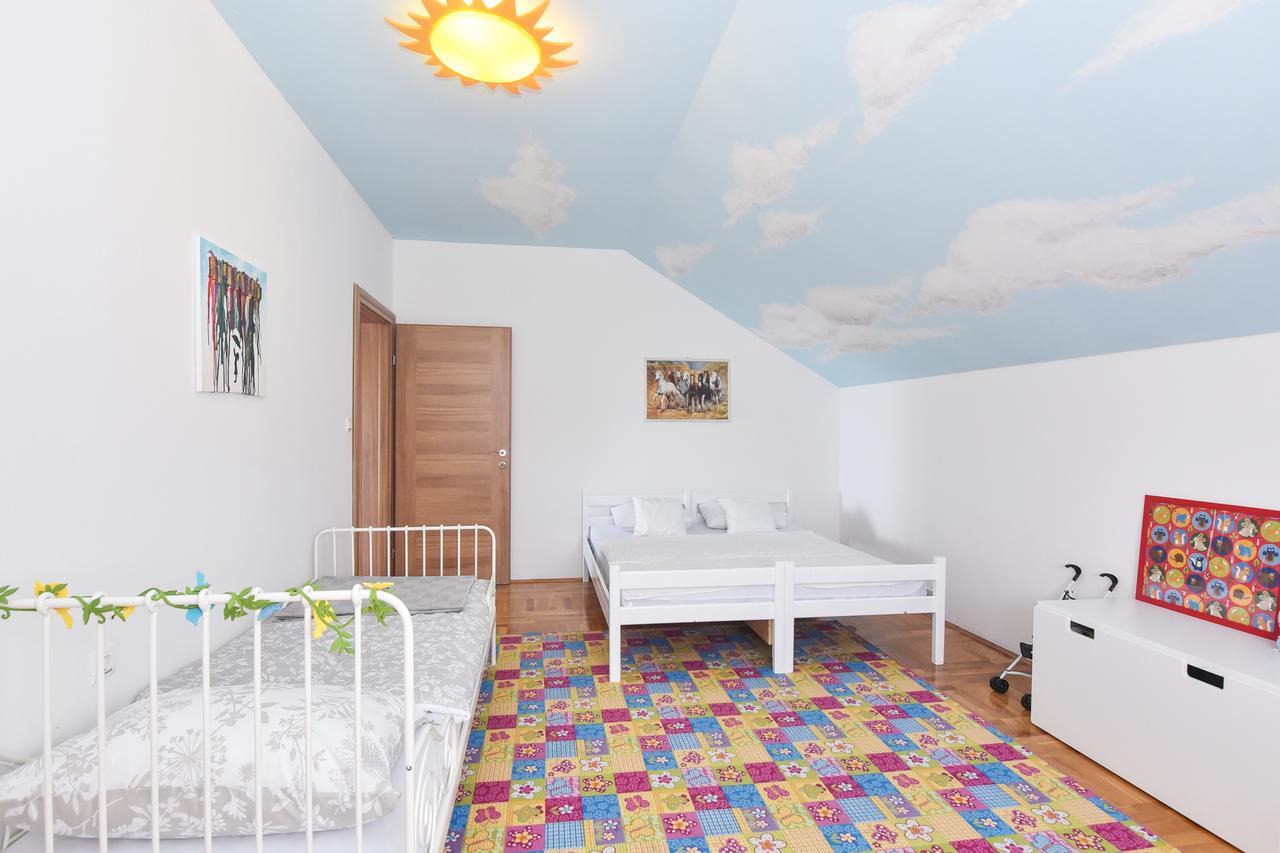 Apartment Larisa Gornji Karin Εξωτερικό φωτογραφία